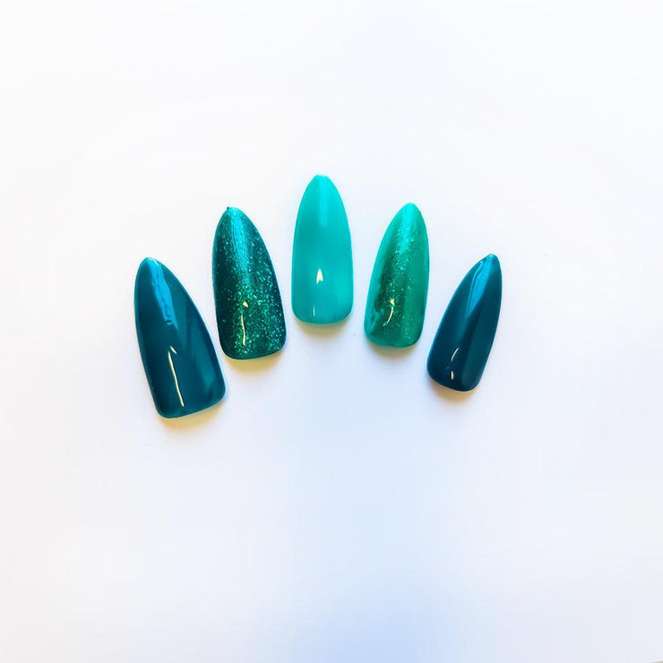 TEAL MIXED COLOR SOLIDS SHORT AND SASSY PRESS ON NAILS